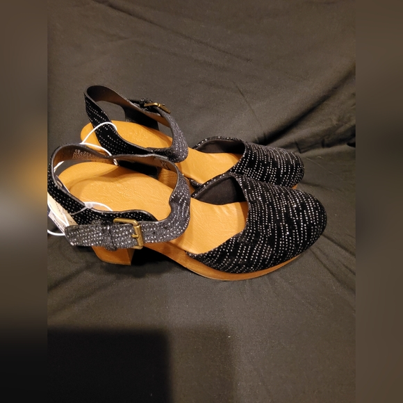 New Women's Marcia Jet Black and Silver heels - Picture 6 of 8